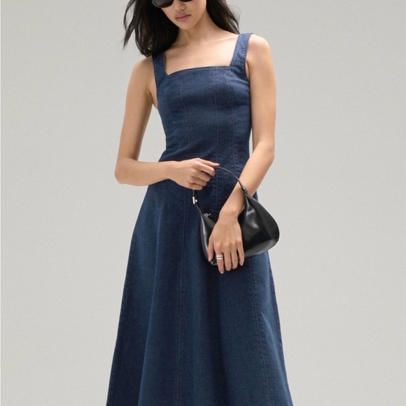 A&F Mila Denim Midi Dress in Dark Wash - Picture 5 of 6